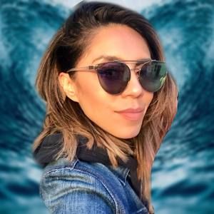 Meet your Posher, Adriana